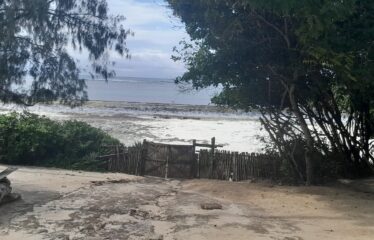 BAHARI BORA ESTATE PRIME BEACHFRONT PLOTS FROM BEACH ROAD TO THE OCEAN FOR SALE IN DIANI