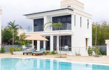 HOLIDAY GETAWAY IN DIANI – Your Coastal Sanctuary Awaits You