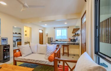 HOLIDAY GETAWAY- CASA NAMPALA, DIANI