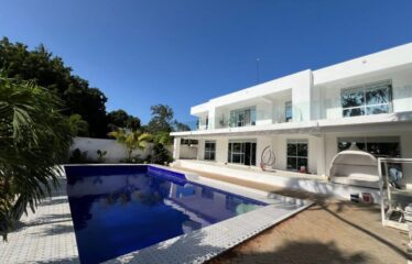 FOR SALE –  4 BEDROOM LUXURY MANSION WITH A MOVIE THEATRE- DIANI