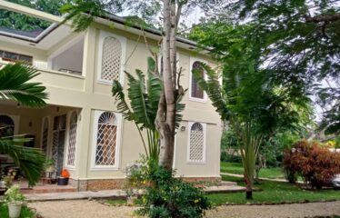 FOR SALE A STUNNING 3-BEDROOM VILLA FOR SALE IN DIANI – WITH 2-BEDROOM COTTAGE