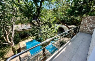 BEACHFRONT PARADISE FOR SALE – DIANI