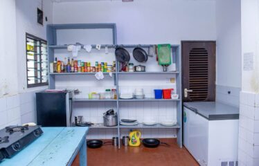 ESTABLISHED BAR & RESTAURANT FOR SALE (LEASE)