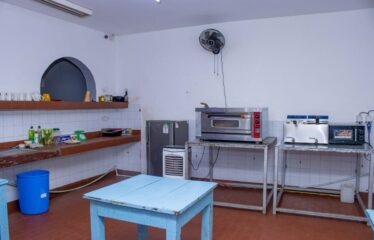 ESTABLISHED BAR & RESTAURANT FOR SALE (LEASE)