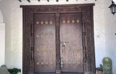 AN ICONIC SULTAN-STYLE BEACHFRONT VILLA IN LIKONI